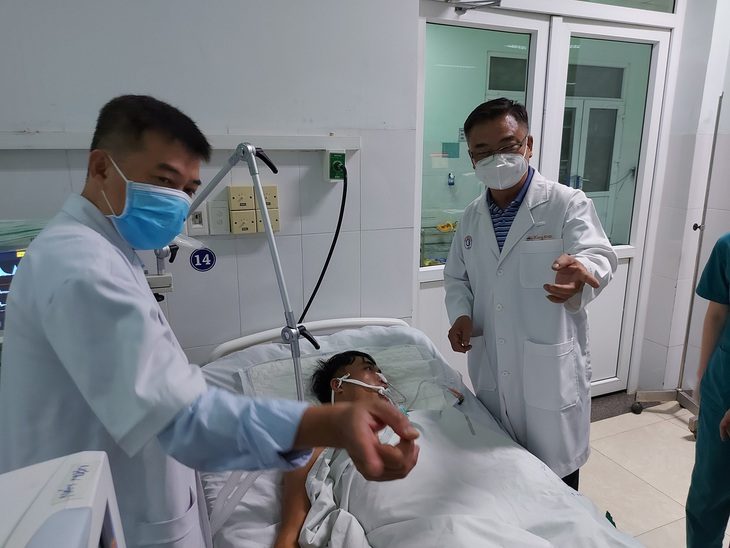10 người ở Quảng Nam ngộ độc do ăn cá chép muối ủ chua, 1 người tử vong - Ảnh 1. 10 người ở Quảng Nam ngộ độc do ăn cá chép muối ủ chua, 1 người tử vong - Ảnh 1.